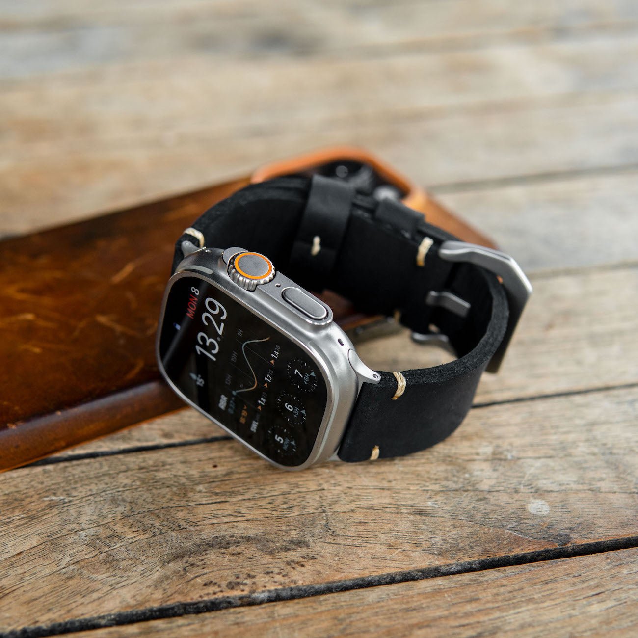 Mens Leather Strap R01 Watch